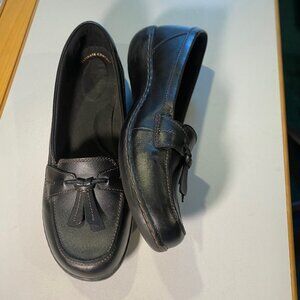 Clarks - Size 10M - Women's Ashland Bubble Slip-On Loafers in Black